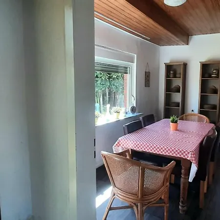 Holiday home Monteurzimmer Ausma Wymeer Bunde - Heerenland